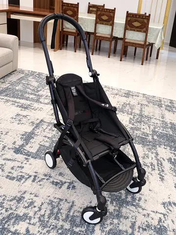 BABYZEN YOYO Bassinet Feature. lightweight compact baby stroller in good condition