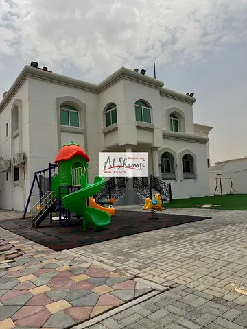 للبيع فيلا في القرائن طابقين مساحة 15000 قدم