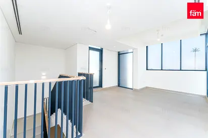 Corner G+2 Rare 4br Townhouse | Large Plot |