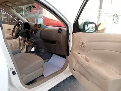2014 Nissan SUNNY thumbnail 11