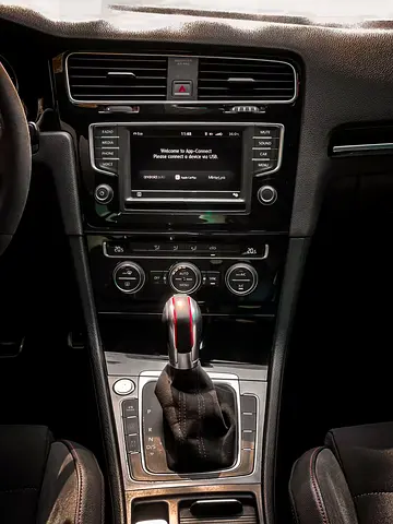 2017 Volkswagen GOLF GTI — фото 4