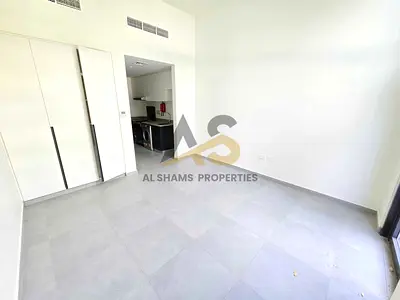 4 Payment less price with all amenities available