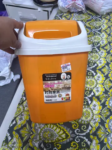 Plastic Kitchen Storage Container with Lid - 7L (used)