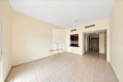 Studio Available | Spacious Layout , Discovery Gar