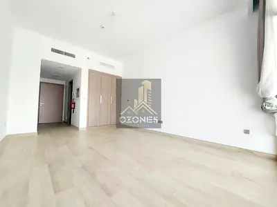 Mid Floor, Pool View, Specious Studio