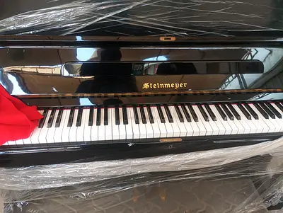 Piano keyboard