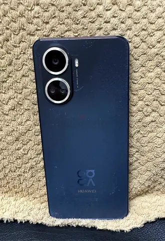 HUAWEI nova 10 SE - Storage 256GB, Ram 8+3GB. Very good condition.
