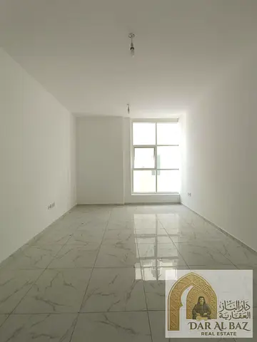 **جيم ومسبح وباركن مجاني!** غرفتين وصالة ثاني ساكن بالمجاز 3، أمام حديقة الصافية وقريب من الكورنيش، تكييف مركزي وموقع مميز!