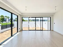 5BR + MAIDS | CORNER PLOT | EQUIPPED KITCHEN