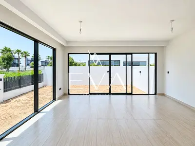5BR + MAIDS | CORNER PLOT | EQUIPPED KITCHEN