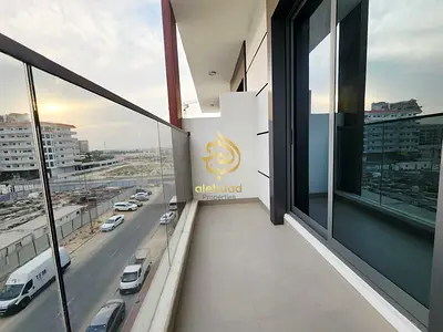 Bright Studio | Brand New| Balcony & City Views
