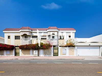 Elegant Family Villa with Private Pool & Spacious