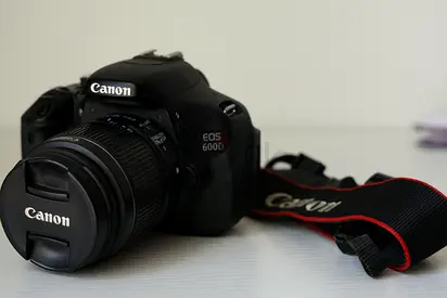 Canon EOS 600D DSLR with 18-55mm Kit Lens - Good Condition