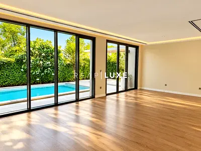 Exclusive l Serviced Villa l Corner Unit