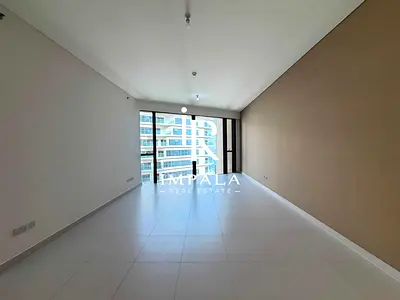 Stylish 1 BR | Excellent Amenities | Waterfront Views