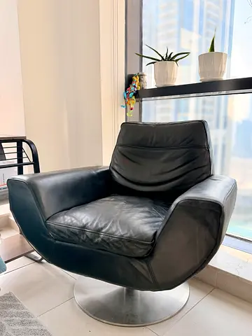 Black Leather Swivel Armchair with Metal Base - Comfortable Modern Design