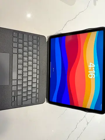 Apple iPad Pro (12.9 inch) 6th Generation with Magic Keyboard and Apple Pencil - Excellent Condition