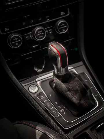2017 Volkswagen GOLF GTI — фото 5
