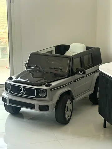 Kids Electric Ride-On Mercedes G-Class - White, Good Condition