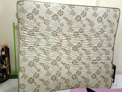 King size mattress - used, good condition 200 x 180 x 18 cm