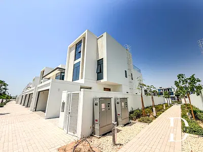 Corner Unit | Ideal Location | Elevator