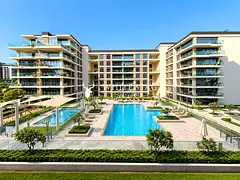 Vacant | Pool view | Mid floor