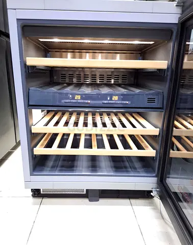Miele bulit in wine fridge same like new condition kwt6321ug
