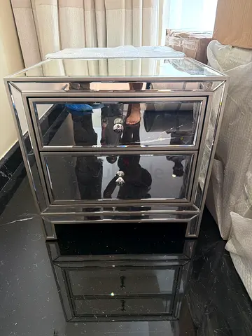 Pair of mirrored bedside tables / nightstands (glass & mirrored finish)