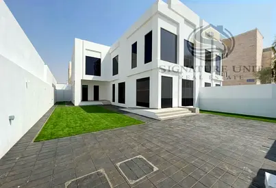 Spacious 5BR Villa | Open Pantry | Dining Area