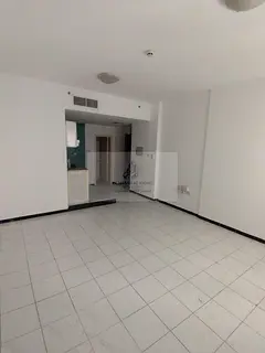 Studio for Rent in Al Majaz 2, Sharjah, Spacious Layout, Separate Kitchen, Built-in Wardrobes, Landl