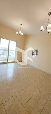 ✨ شقة غرفتين وصالة مغلقه مساحات كبيرة جداً (2 حمام + بلكونة) عجمان! ✨ ✨ تفاصيل ومميزات العقار: ✨ شقة غرفتين وصاله ببلكونه 📍 الموقع: عجمان - الروضة