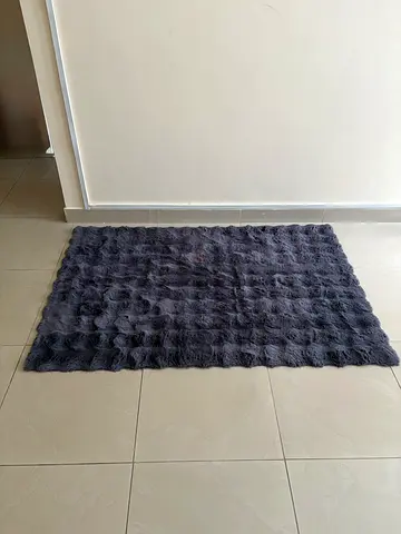 URGENT SALE - Grey shaggy faux fur rug - medium size