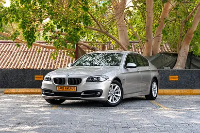 BMW 520i EXECUTIVE | GCC SPECS | SINGLE OWNER | LOW KM | ACCIDENT FREE | EXCELLENT CONDITION