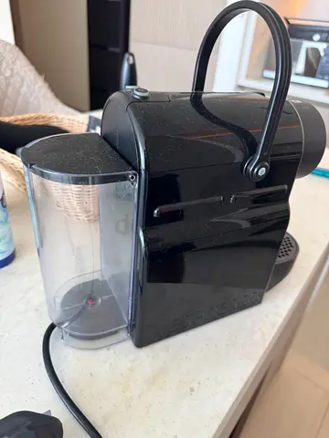 Nespresso Inissia Black Coffee Machine
