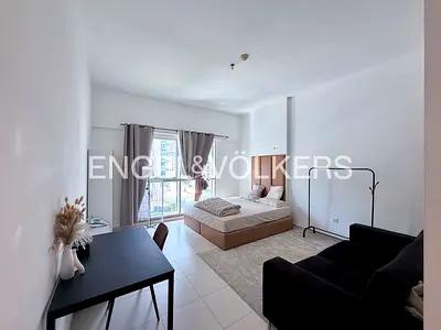 Furnished | Bright | Next to Metro | Vacant