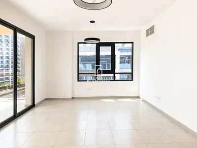 WELL-MAINTAINED | SPACIOUS & COMFORTABLE LIVING