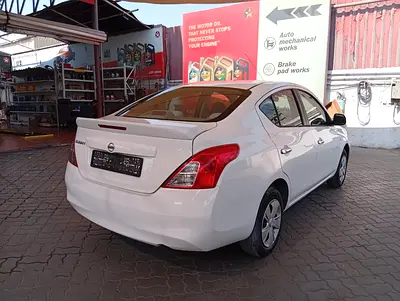 2014 Nissan SUNNY photo 5