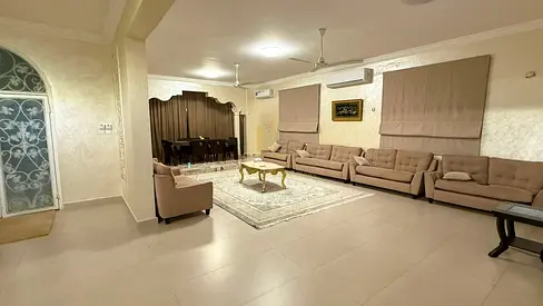 🏡 للبيع فيلا مميزة في الرماقية – ضاحية واسط، الشارقة