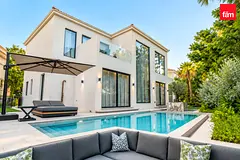 Park Backing I Turn Key I Renovated I 5 Bedrooms