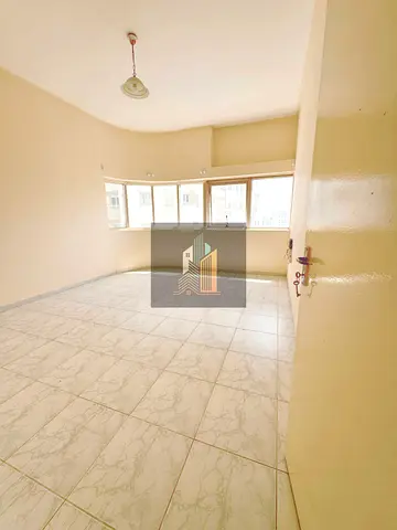 VERY CLOSE TO BUS STOP// 1BHK WITH CLOSE AND CENTRAL AC