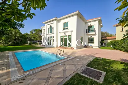 11,049 SQFT | CORNER VILLA | UPGRADED