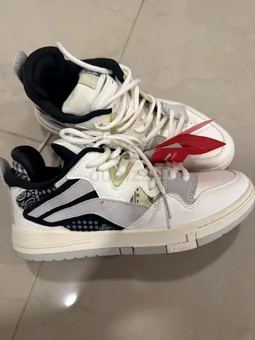 Lining new shoes