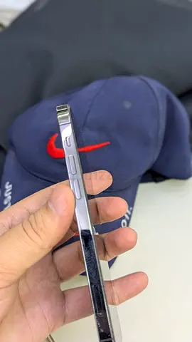 iPhone in Good Working Condition with original Cable