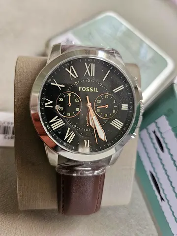 Fossil men's chronograph watch with brown leather strap New with box