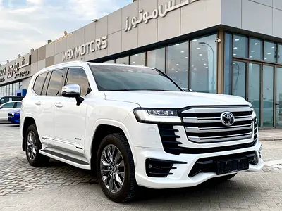 2025 Toyota Land Cruiser VXR GCC Specs WITH WARRANTY AND SERVICE - factory original paint with PPF
