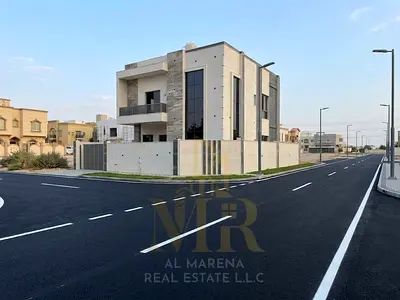 Al Yasmeen, Ajman (Street & Alley Access) – 5 Master Bedrooms, High-End Finishing, Two Floors + Roof. Price includes A/C installation fees. Freehold o