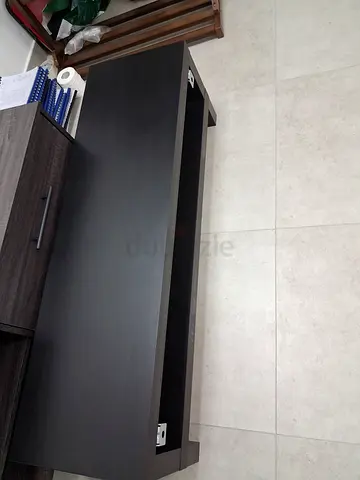 Dark wood TV stand / entertainment unit - good condition
