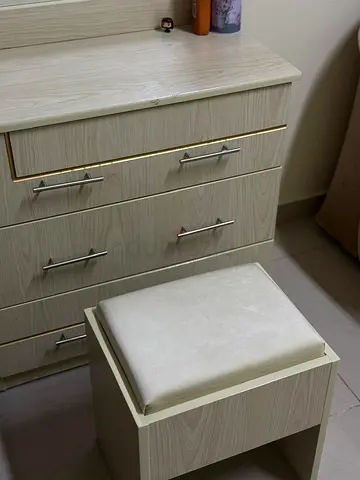 Dressing table