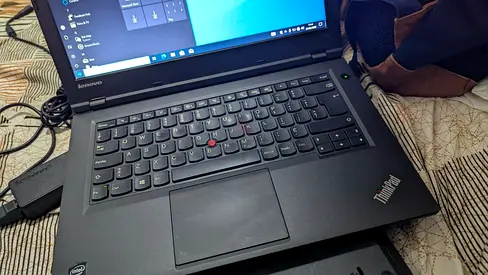 Lenovo Thinkpad core i5 8gb/300gb in 340