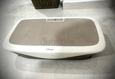 uShape Whole Body Vibration Plate - Compact Fitness Platform, Perfect Condition